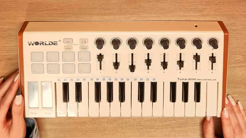 Insta360 Link 2C Pro 單機版 AI 4K直播攝影機｜桌面俯拍｜先創國際